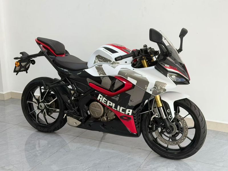 QJMOTOR 赛250