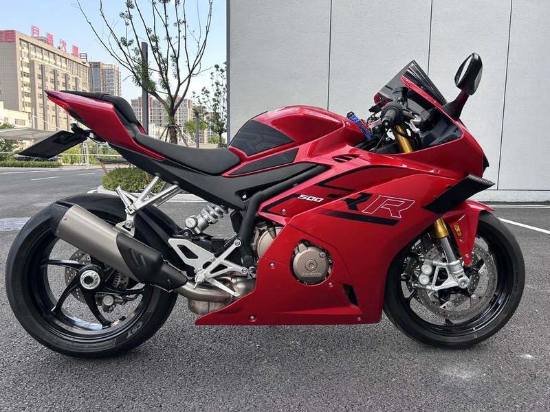 张雪机车 500RR