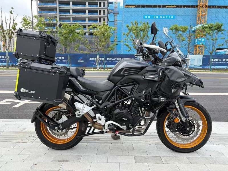 贝纳利 TRK552