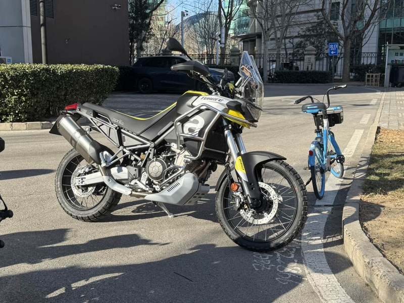 阿普利亚 Tuareg 660