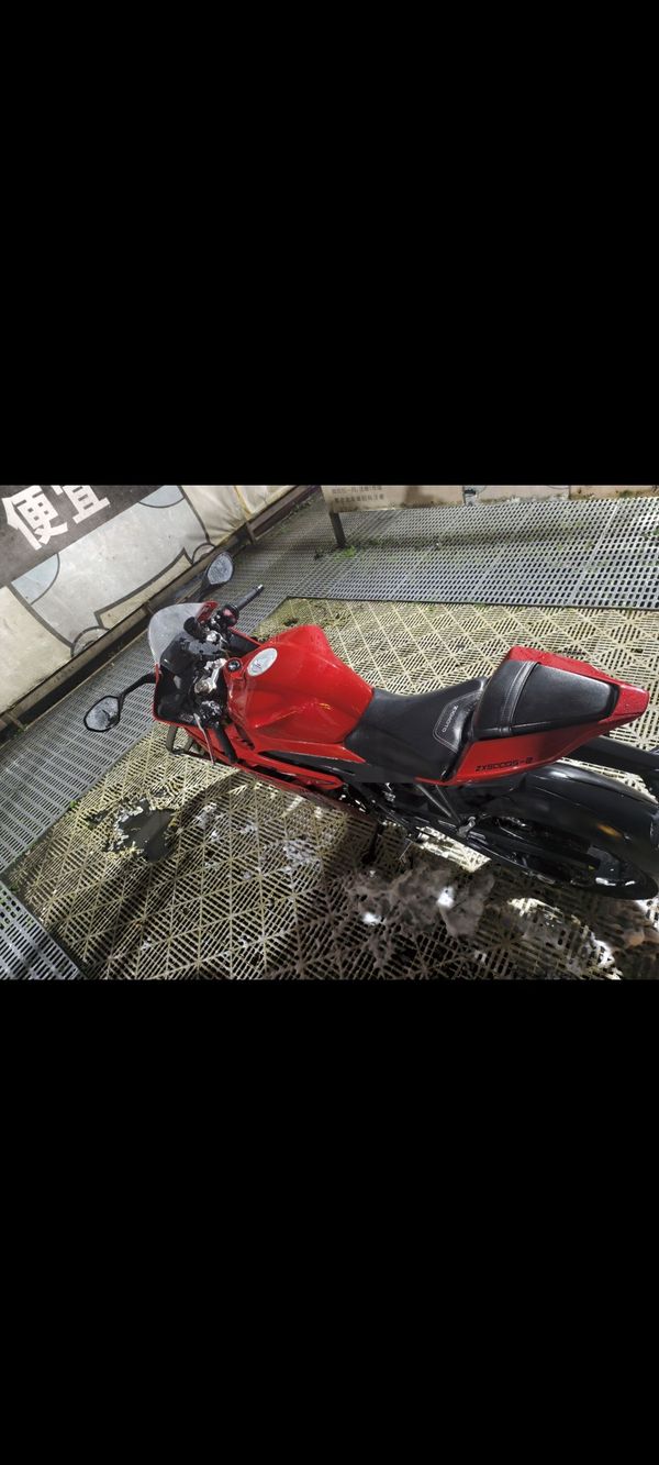 张雪机车 500RR