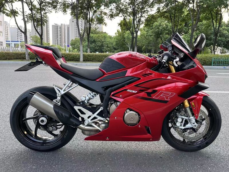 张雪机车 500RR
