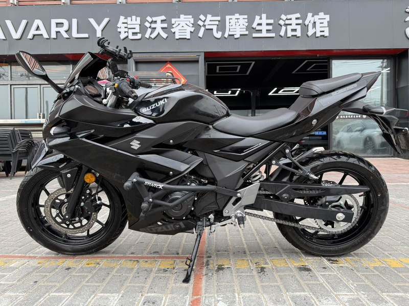 豪爵铃木 GSX250R