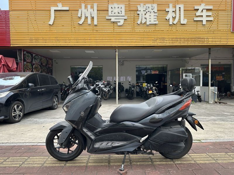 雅马哈 XMAX