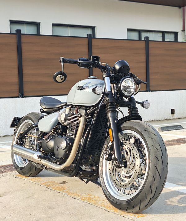 凯旋 Bonneville Bobber