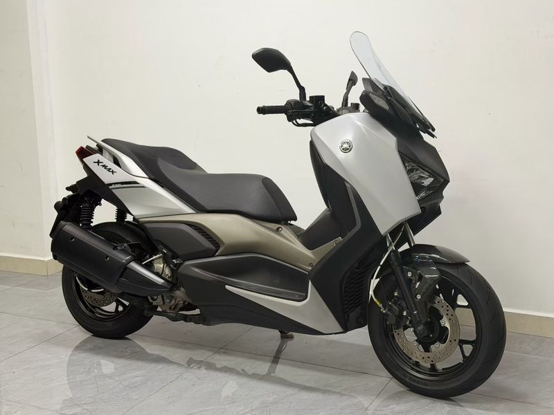 雅马哈 XMAX