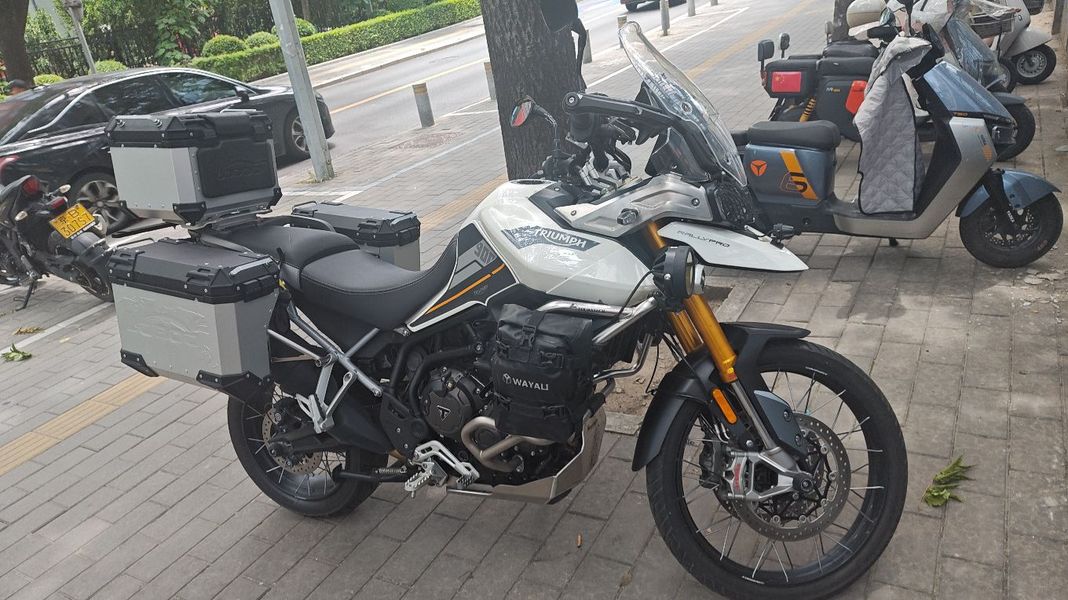凯旋 Tiger 900