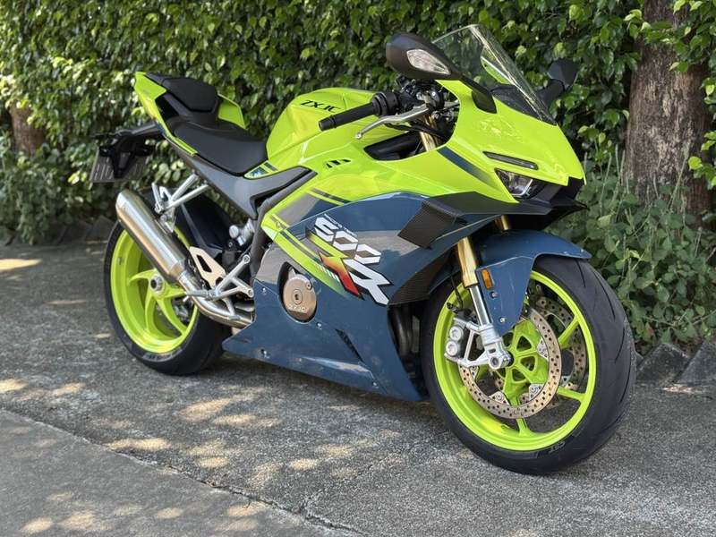 张雪机车 500RR