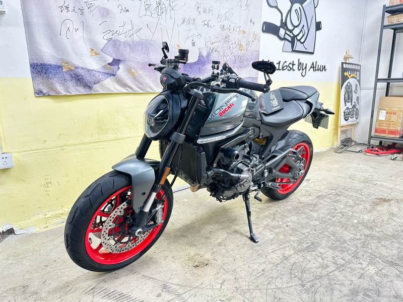 杜卡迪 Monster 950