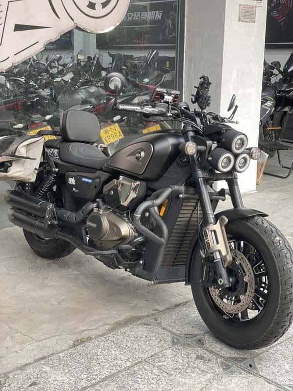 QJMOTOR 闪600