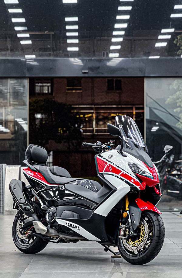 雅马哈 TMAX