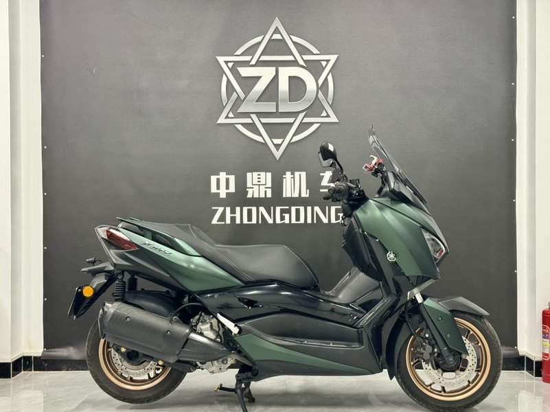 雅马哈 XMAX