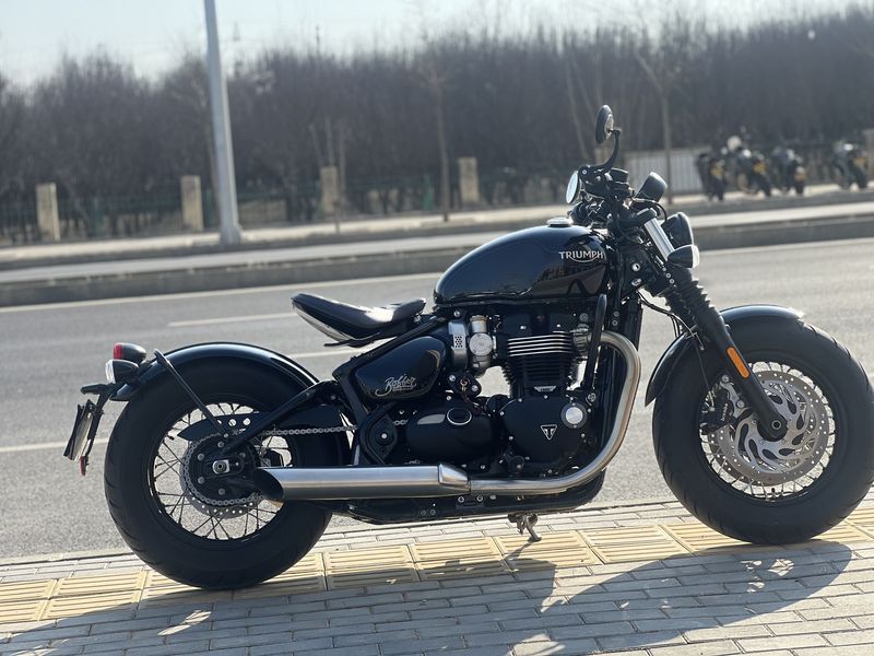 凯旋 Bonneville Bobber