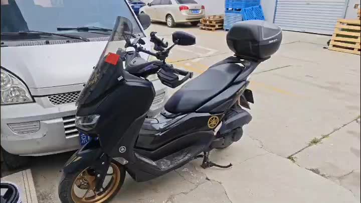 雅马哈 NMAX