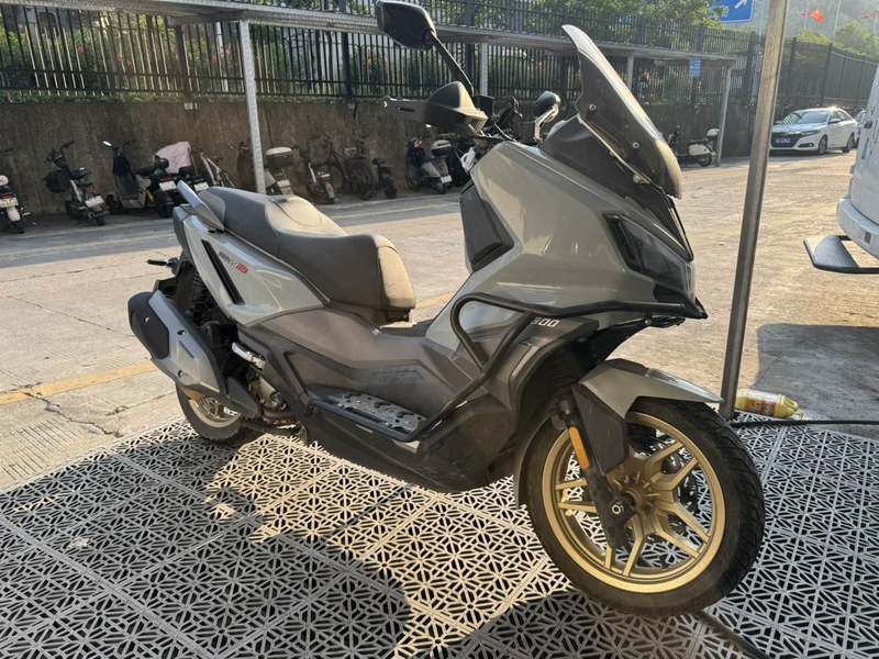 SYM三阳 Husky ADV 300