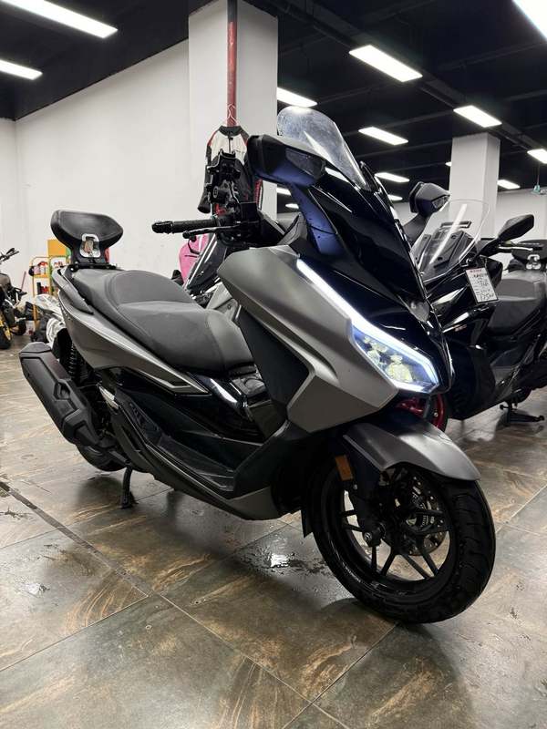 本田WING NSS350