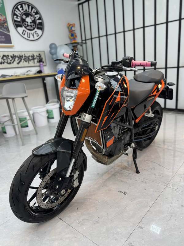 KTMR2R 690 Duke