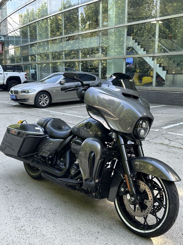 哈雷戴维森 大道滑翔 Street Glide