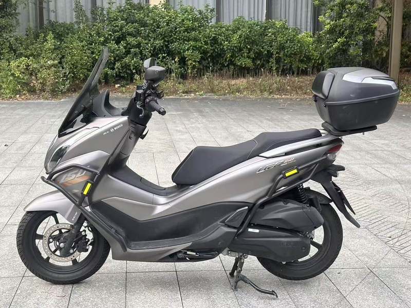 豪爵 UFR150
