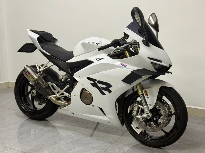 张雪机车 500RR