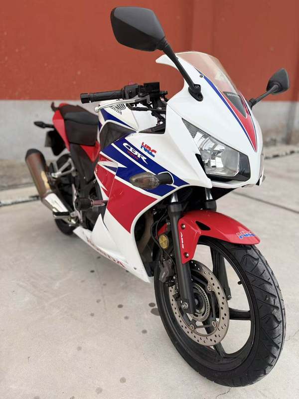 新大洲本田 CBR300R