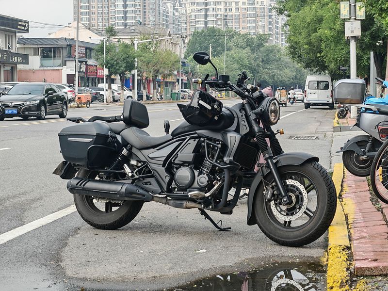 豪爵 TR300
