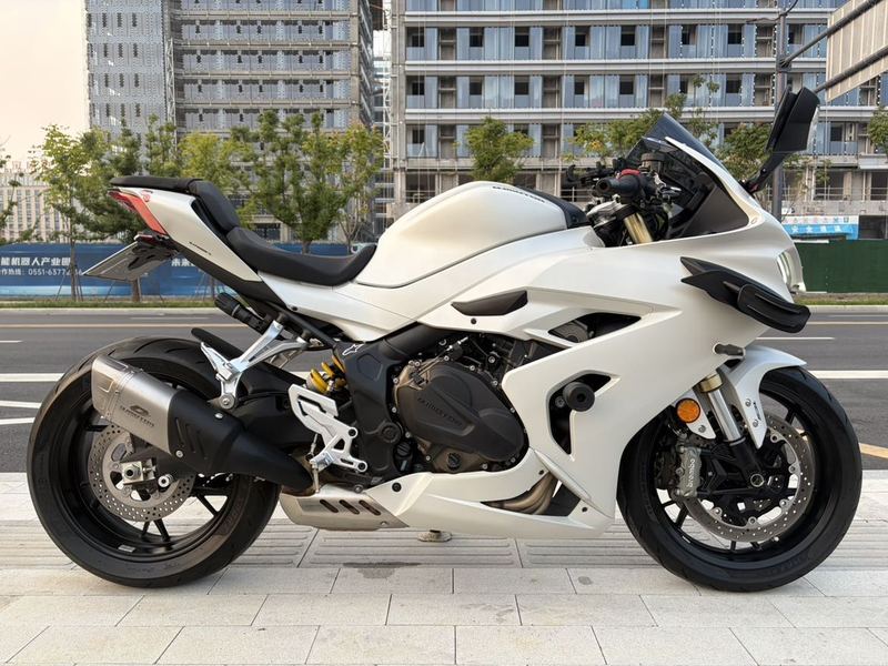 QJMOTOR 赛600