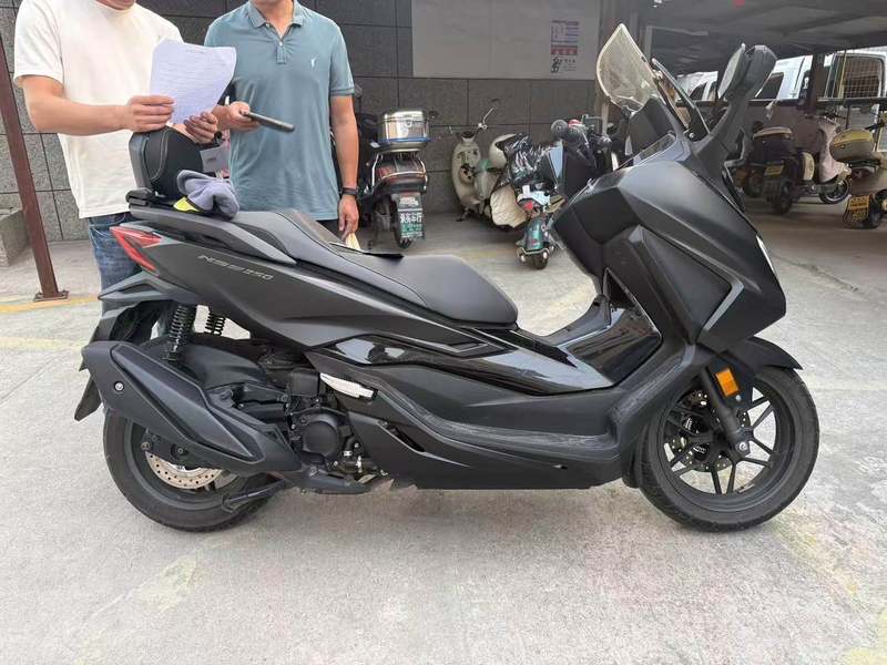本田WING NSS350