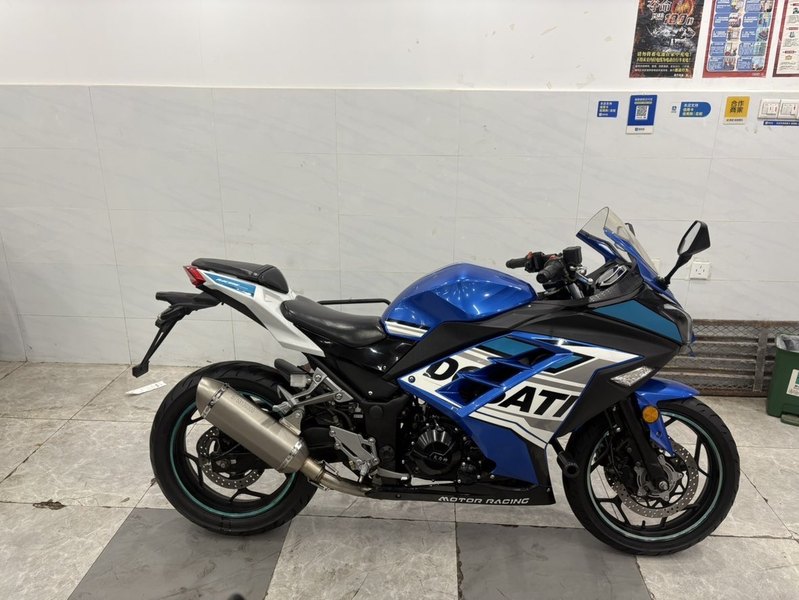 大力神 F8