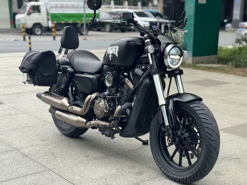 QJMOTOR 闪300S