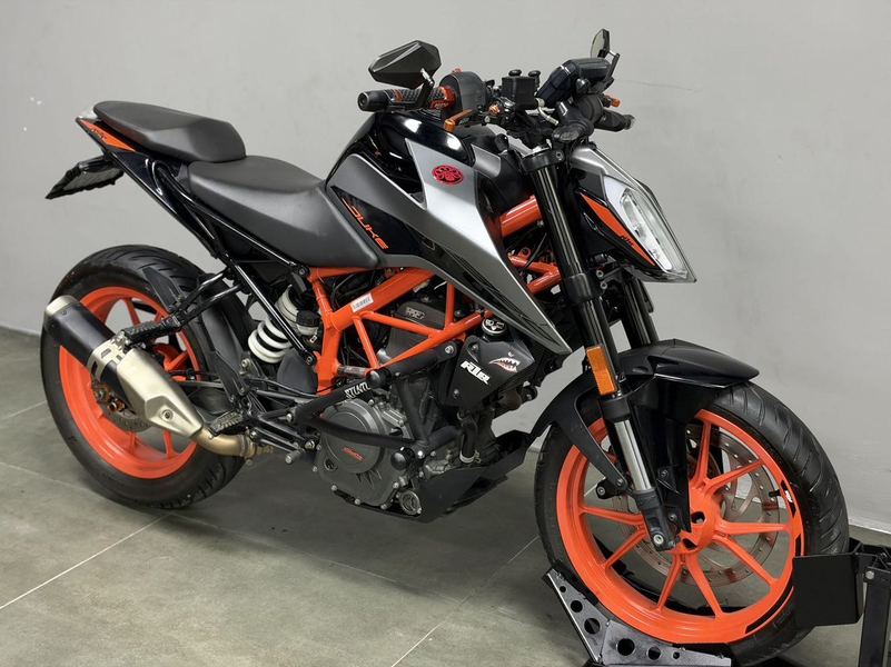 KTMR2R 390 Duke