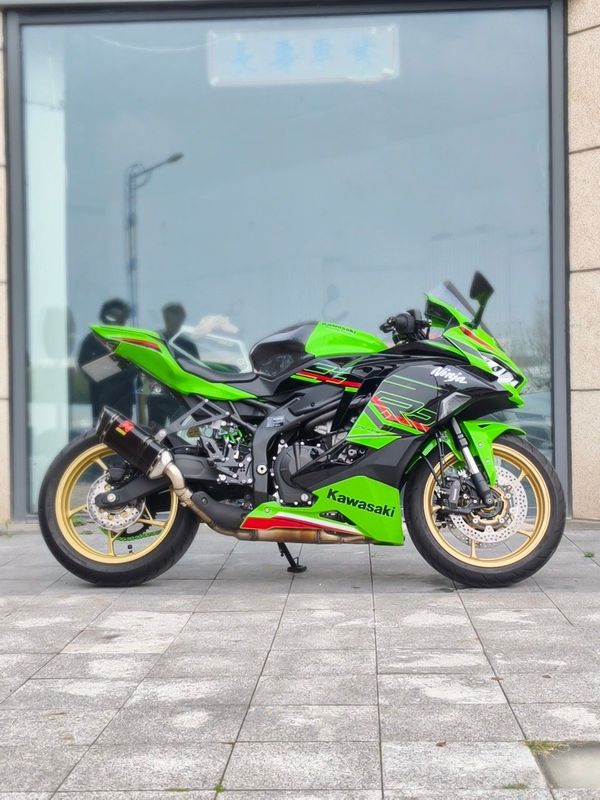 川崎 ZX-4R