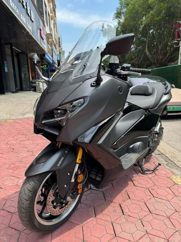 雅马哈 TMAX