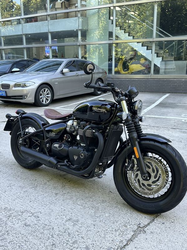 凯旋 Bonneville Bobber