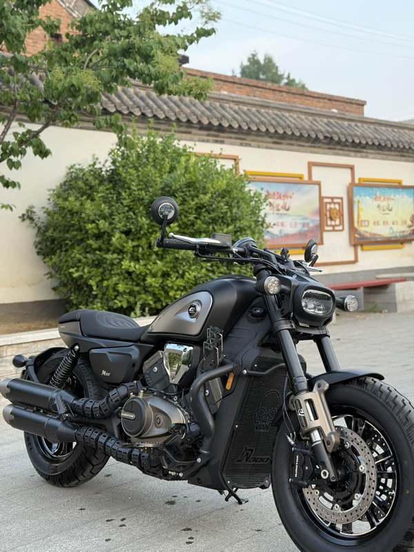 QJMOTOR 闪600