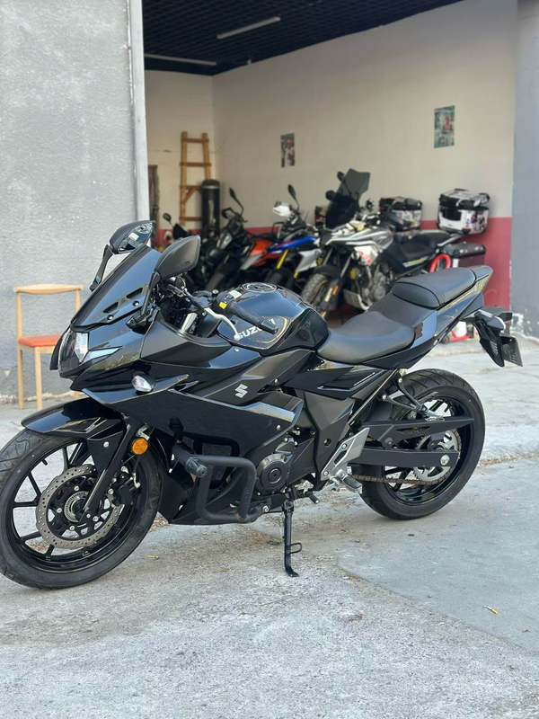 豪爵铃木 GSX250R