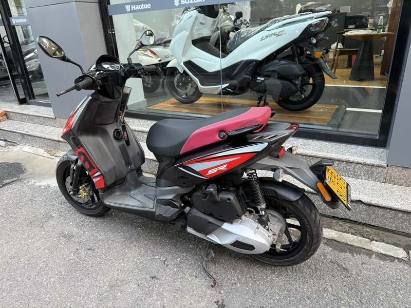 宗申阿普利亚 SR 150