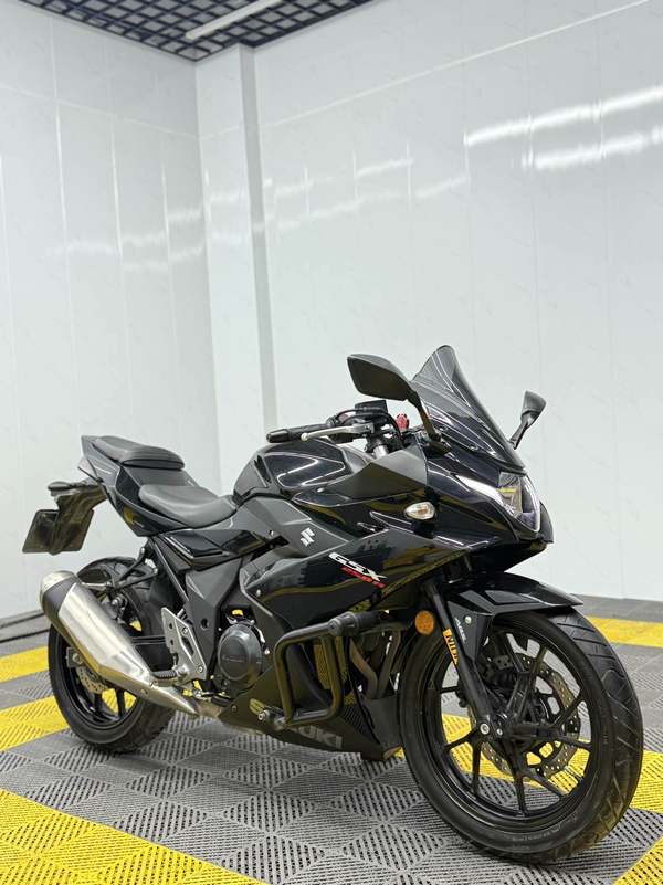 豪爵铃木 GSX250R