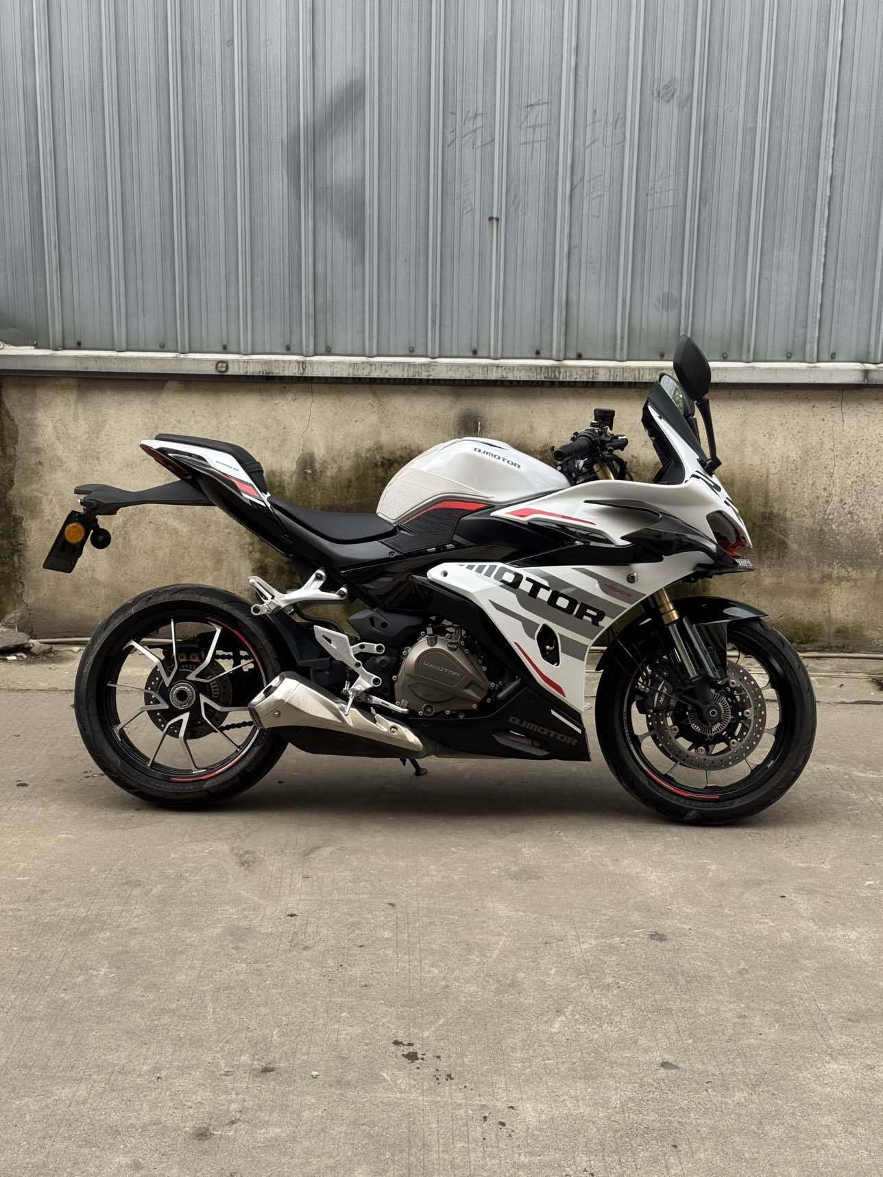 QJMOTOR 赛450