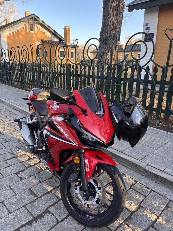 本田WING CBR400R
