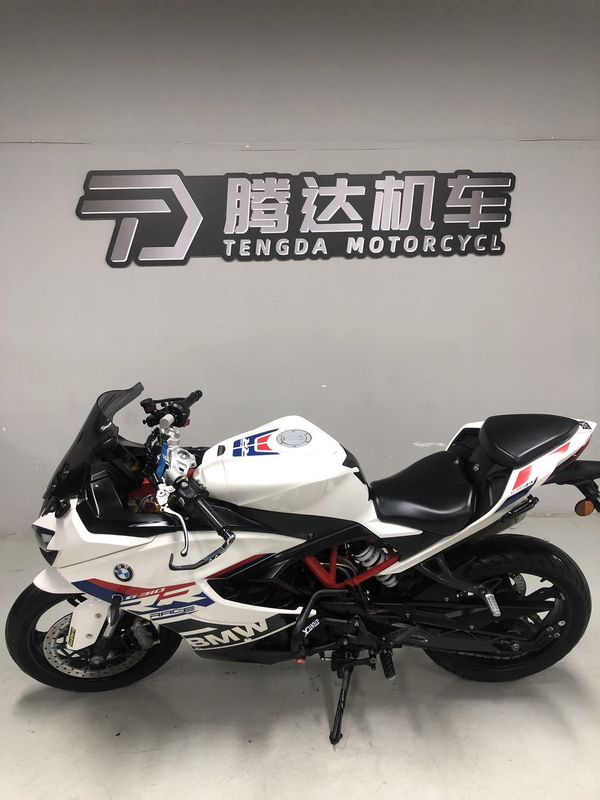 宝马 G 310 RR