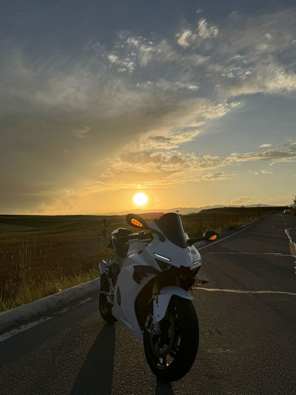 张雪机车 500RR