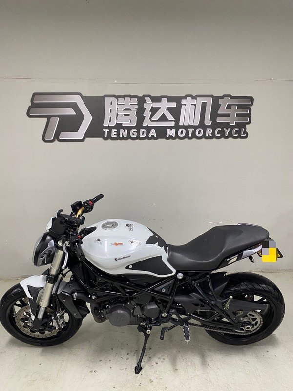 贝纳利 752S