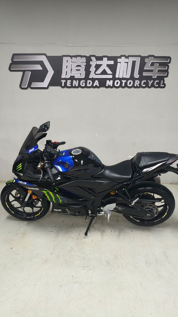 雅马哈 YZF-R3