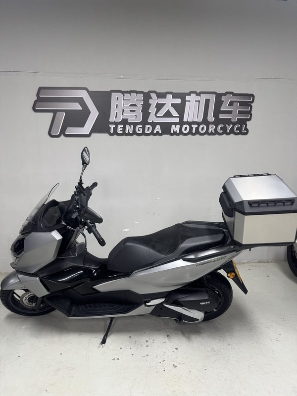 新大洲本田 NS150GX