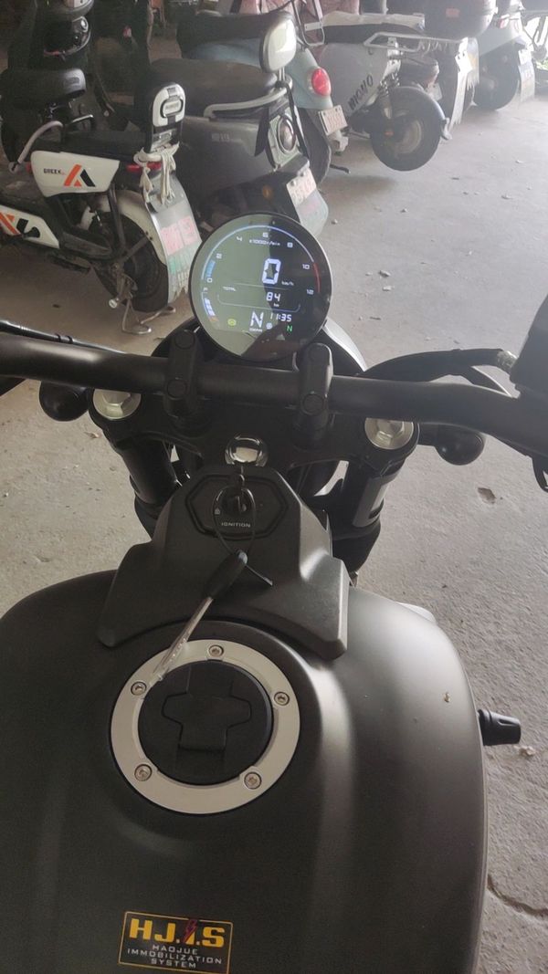 豪爵 TR300