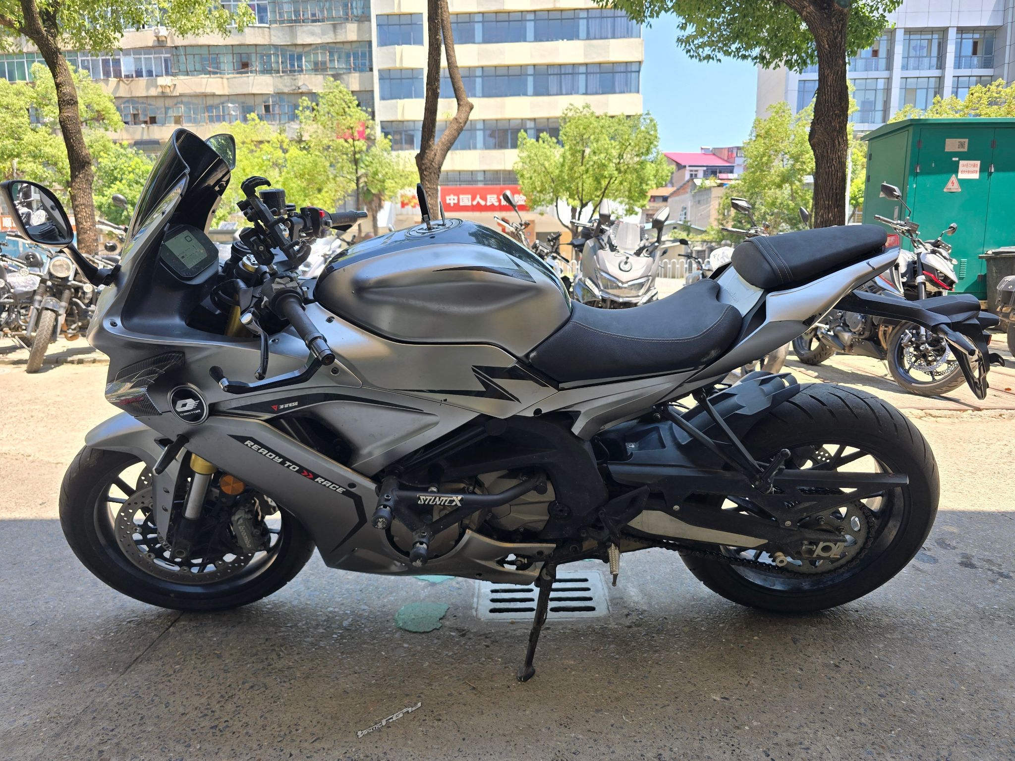 QJMOTOR 赛600