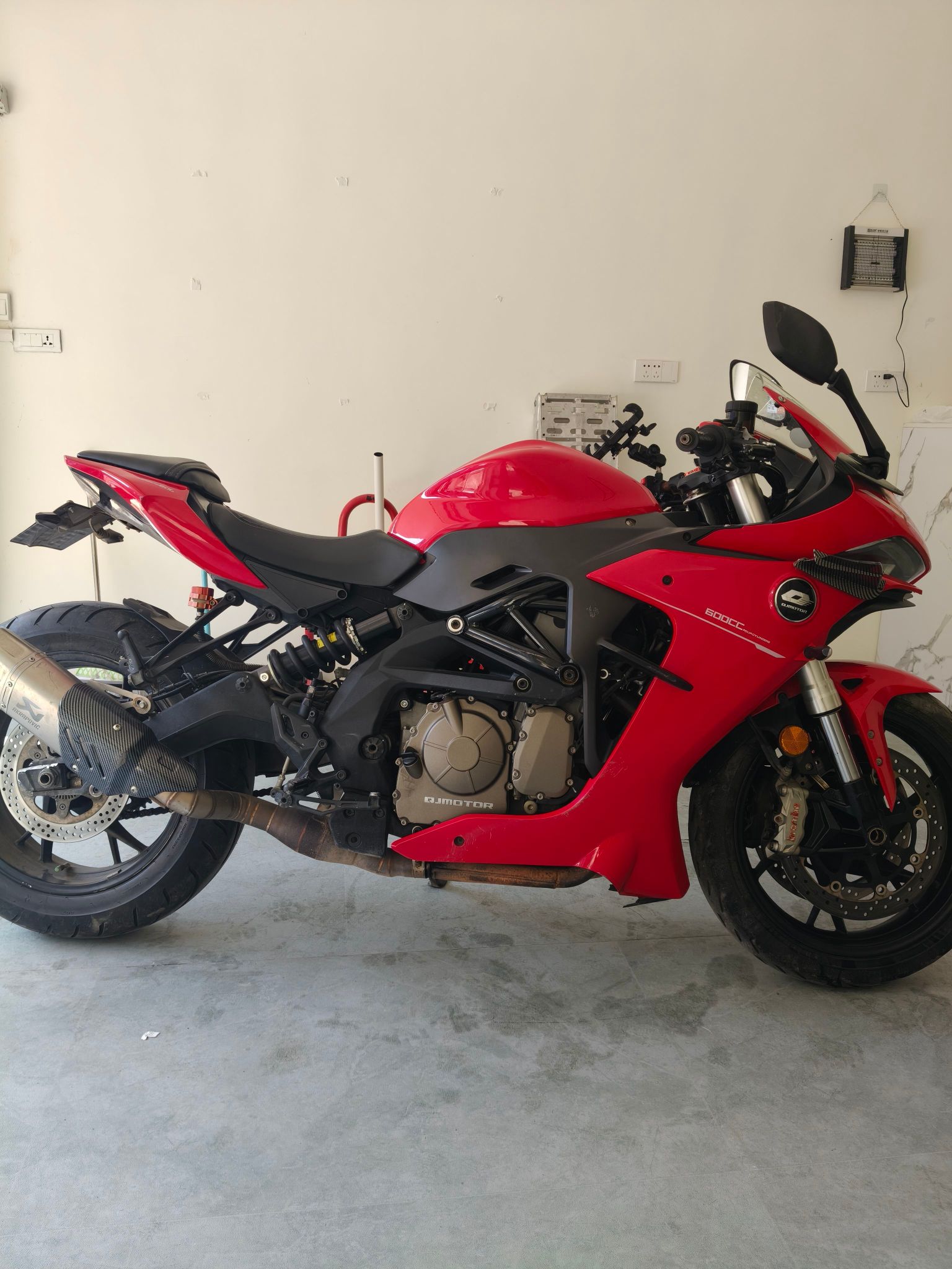 QJMOTOR 赛600