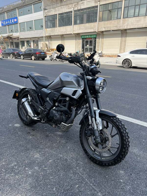 新大洲本田 CBF190TR