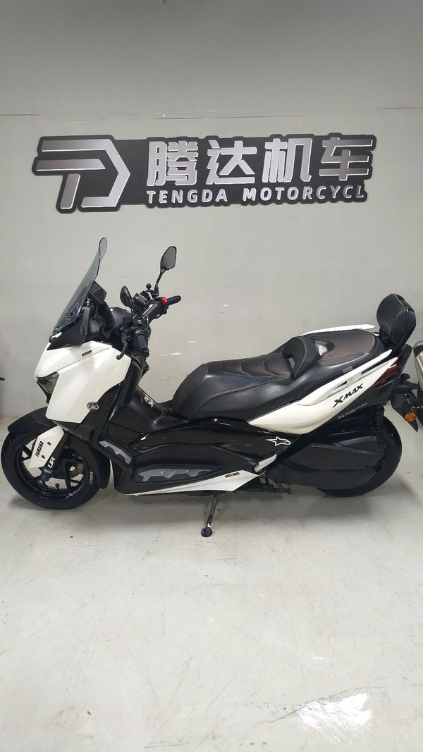 雅马哈 XMAX